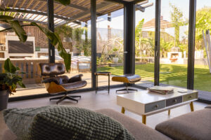 Cerramientos exteriores multifuncionales: seguridad, aislamiento y diseño en espacios abiertos